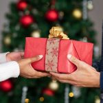 Ways to Give a Holiday Gift that Everyone Loves